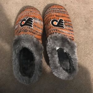 Philadelphia Flyers Slippers (never worn)
